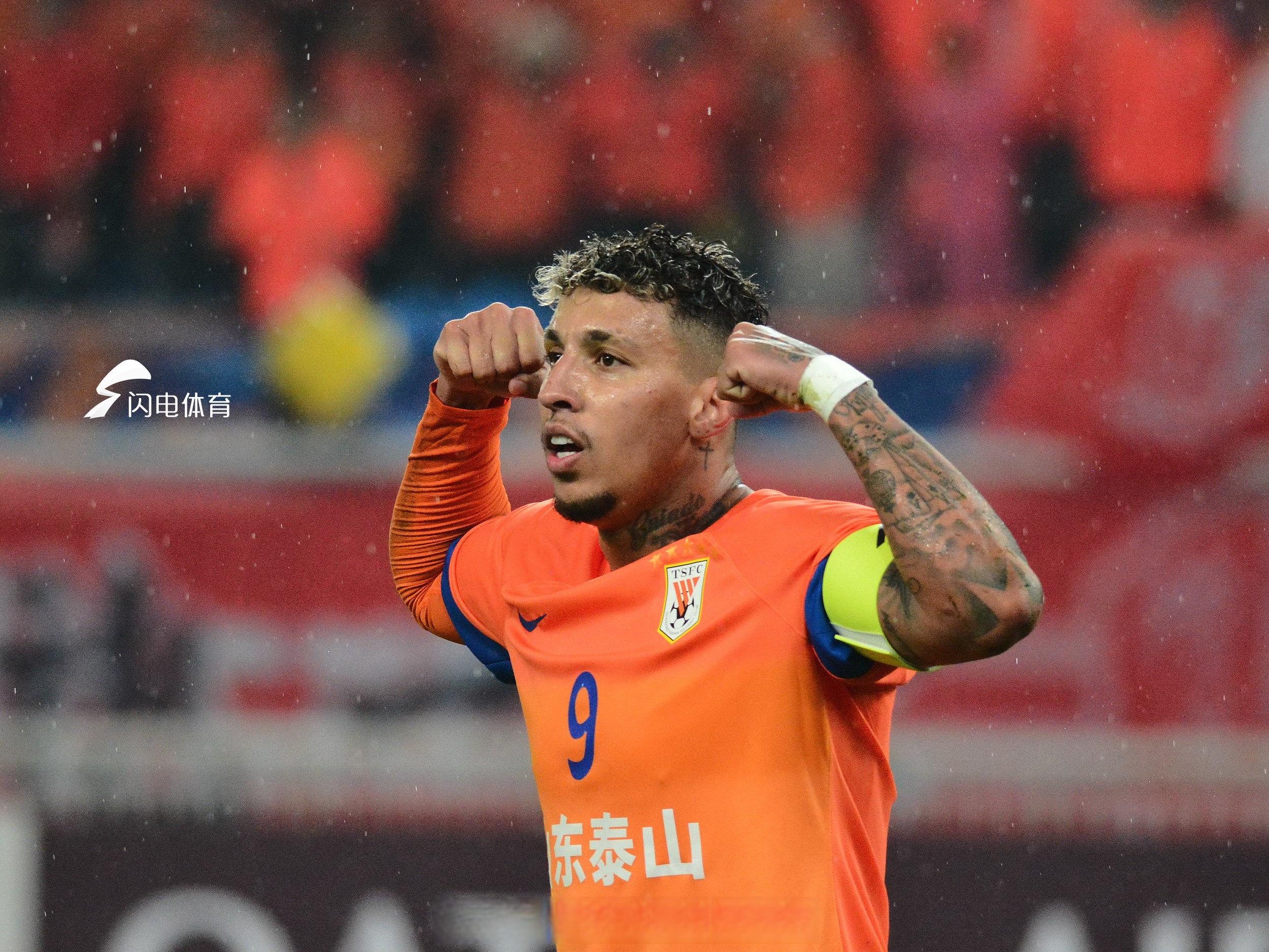 包含夏季联赛最新形势：费内巴切高居榜首，山东泰山强势追赶，冠军归属成迷的词条